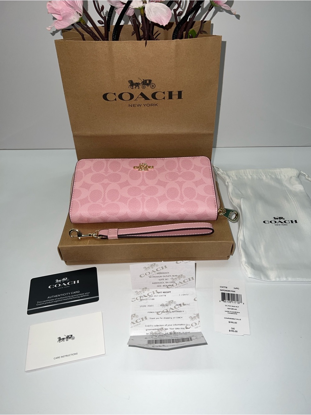 NWT Coach Long Zip Around Wallet in Powder Pink Signature Canvas - Picture 3 of 8